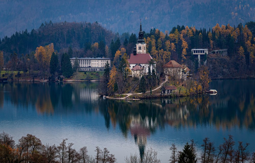 Photograph by Ruzdi Ekenheim