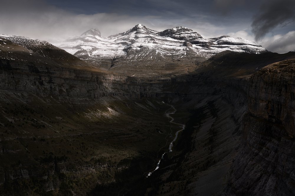 Photograph by Oscar Lata