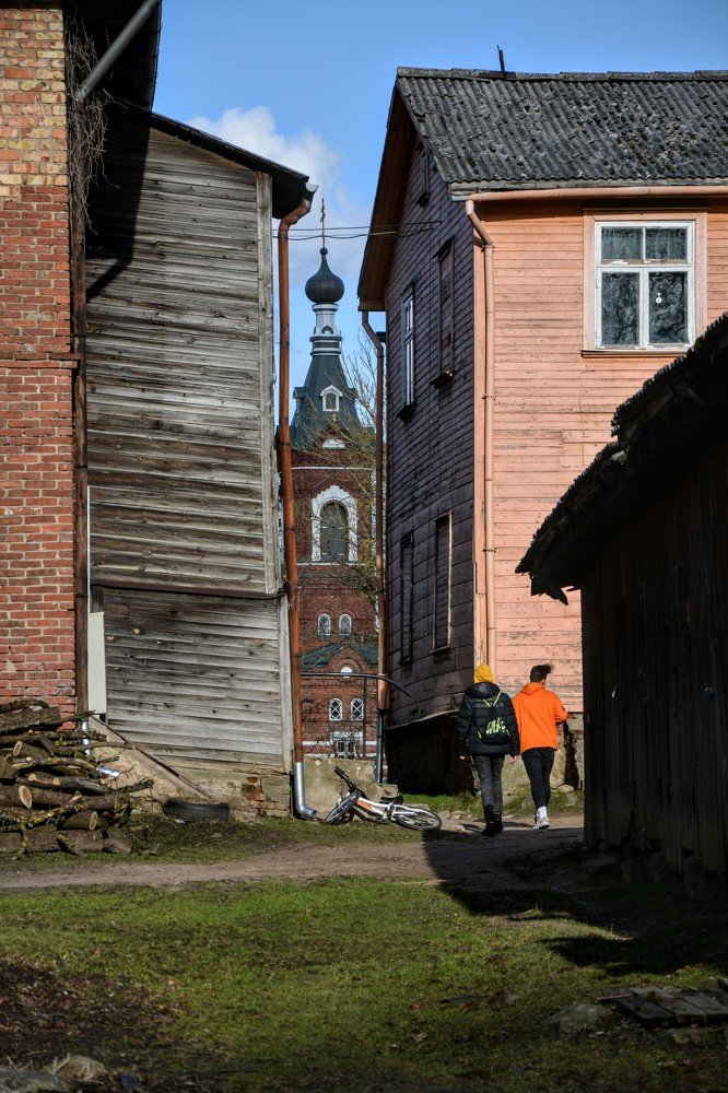 Afternoon in the street
