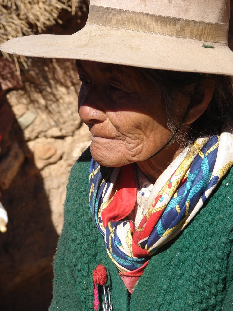 From the photographic serie "LA TIERRA EN SUS MANOS"