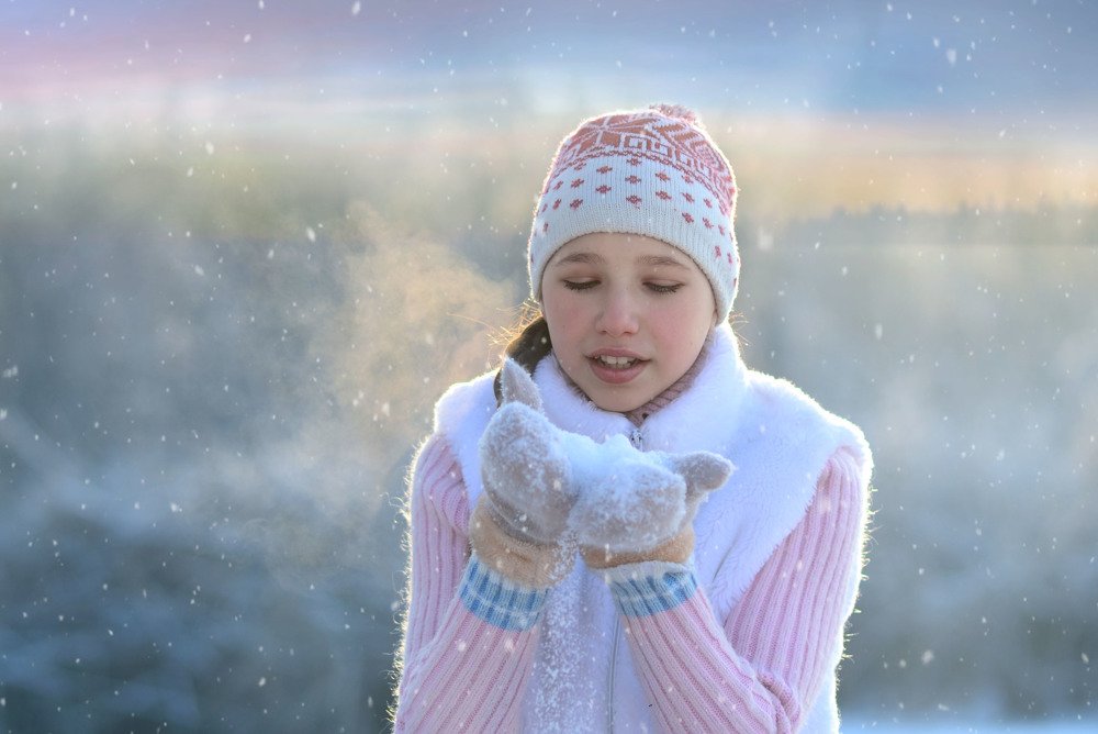 Снежинки в ладошках