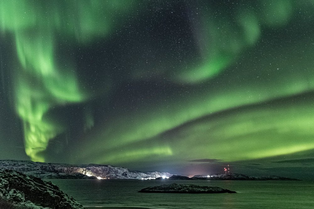 Небо полыхало