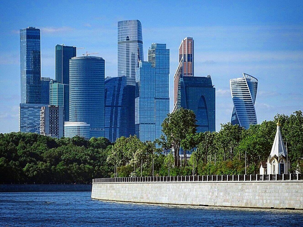 Москва-сити на Москва реке.