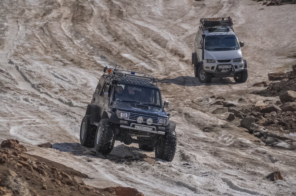 Going down from Mutnovskiy Volcano