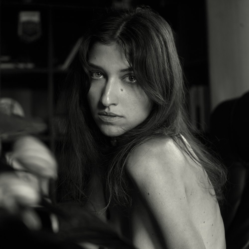 Я слышу ветерок на твоей коже!  MonoVisions Photography Awards  Honorable Mention - Series, Portrait, 2020