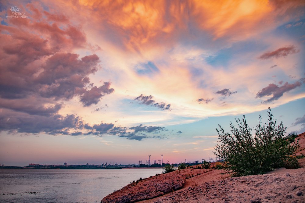 Вечер рисует красками