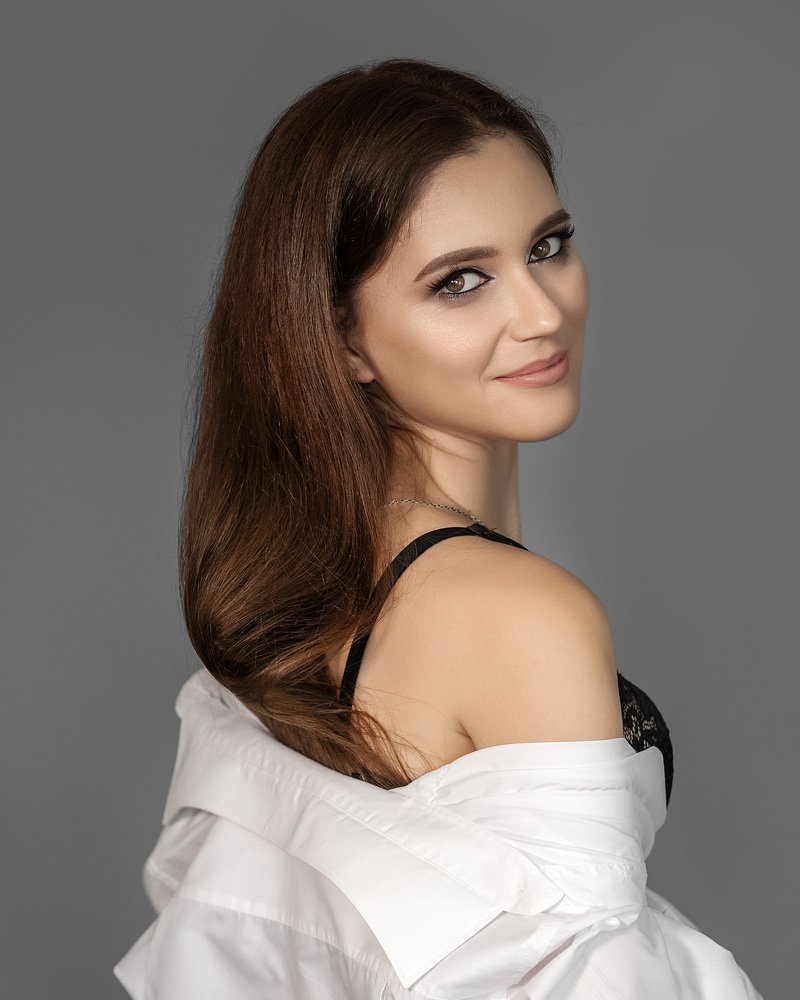 Портрет молодой женщины