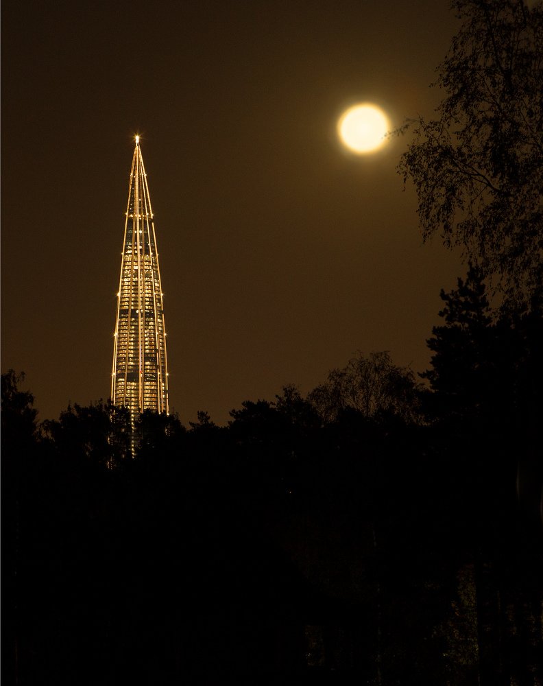 Ночь. Башня Лахтацентр.