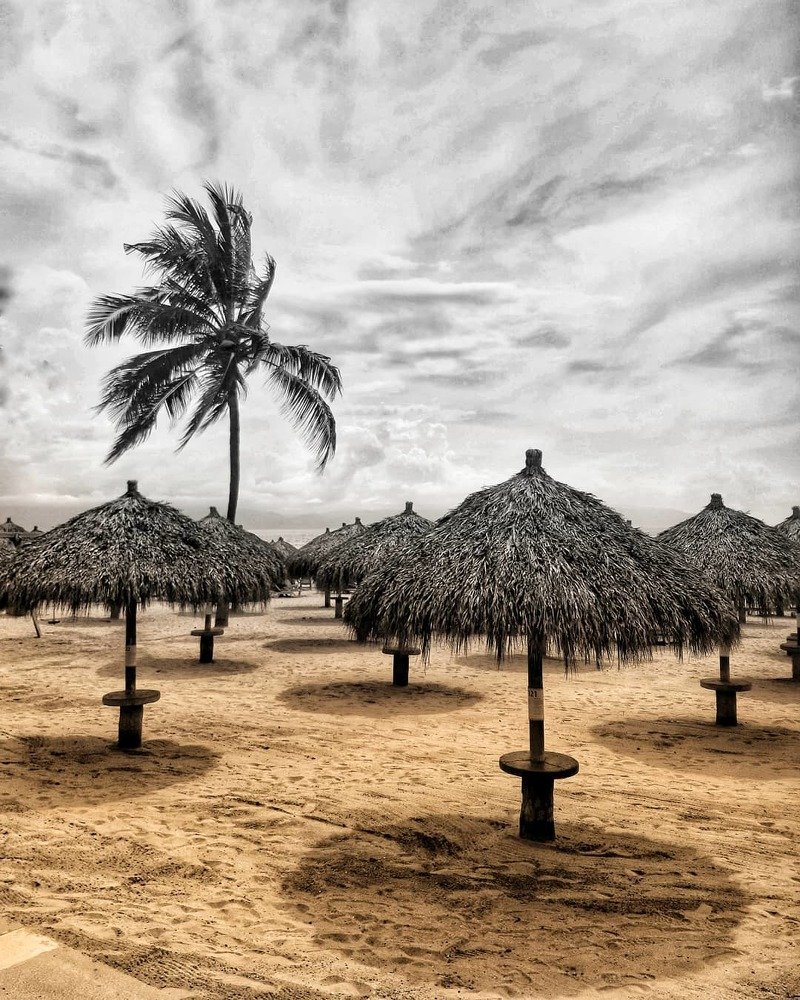 Symmetrical shadows.