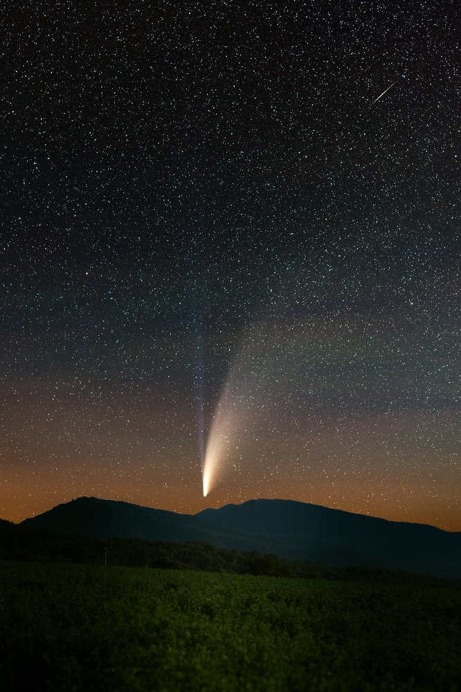 Comet C/2020 F3 NEOWISE with two tails, Airglow and Meteor
