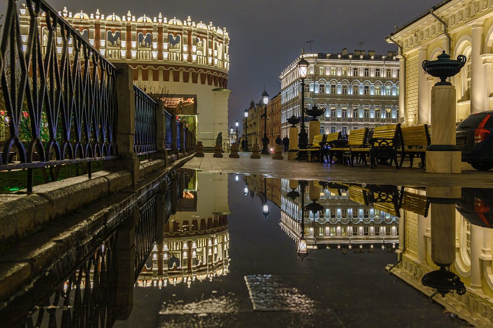 Декабрьским вечером на Манежной улице