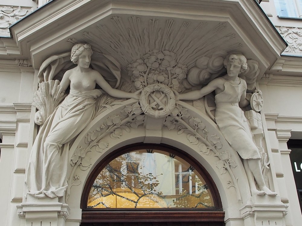 Держим дальше