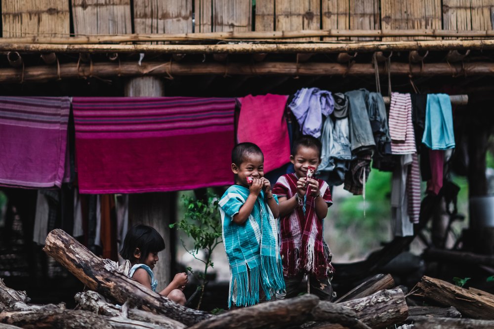 Дети из племени Карен.