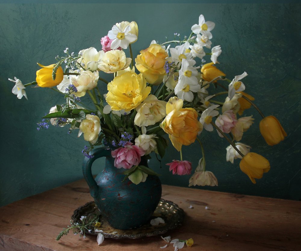 Играют красками цвета Весны