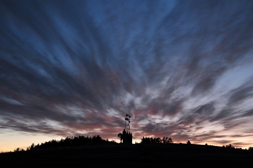 Тучи сгущаются.