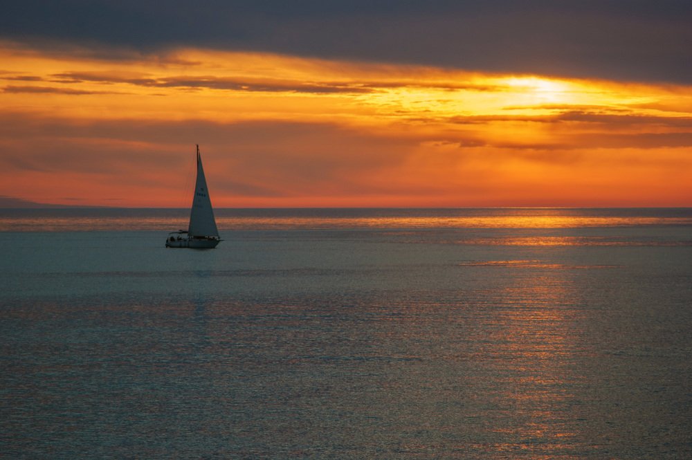 Море, яхта, парус.