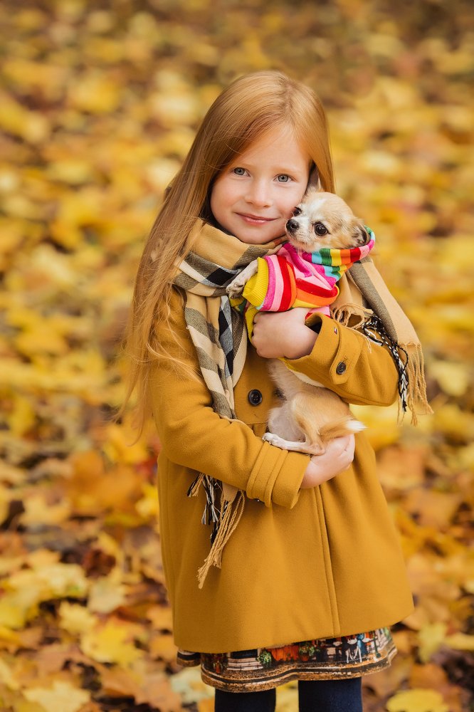 Girl in autumn park