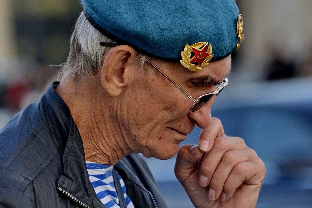 КОМБАТ , БАТЯНЯ .
