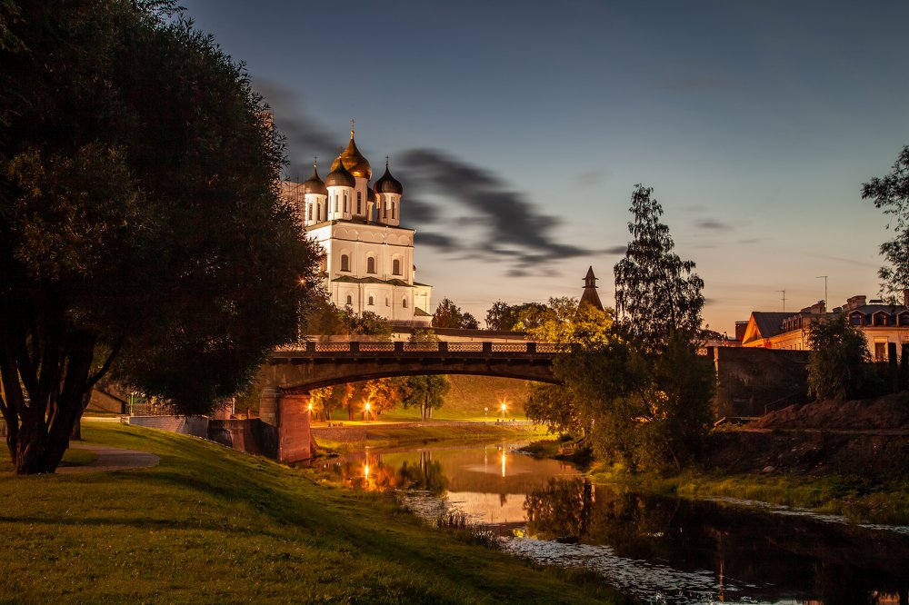 Вечер на реке Пскова.