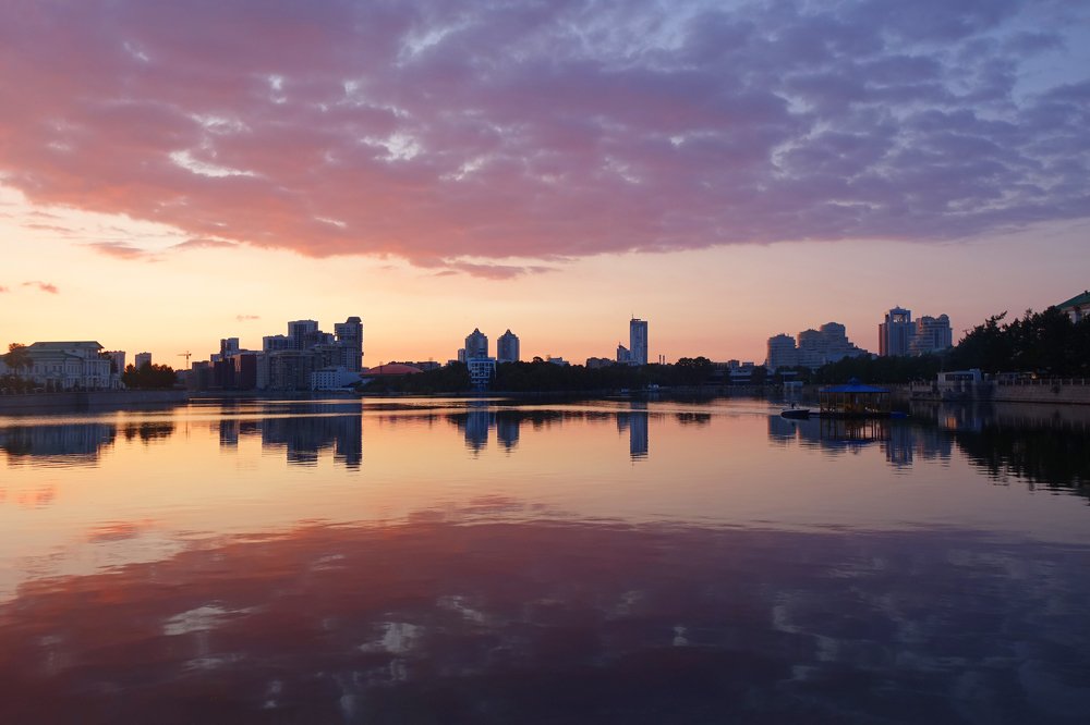 Город в небесных переливах…