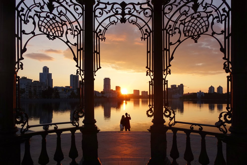 Городские кружева в лучах заката…