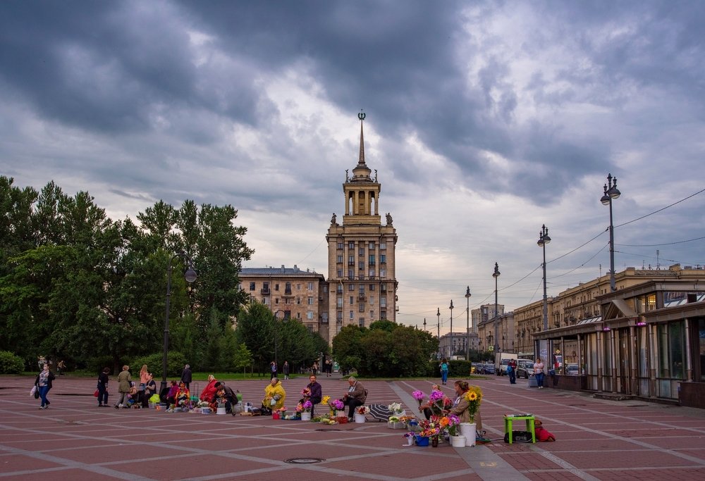 Санкт-Петербург. Городской пейзаж. Вид от ст. метро "Парк Победы"
