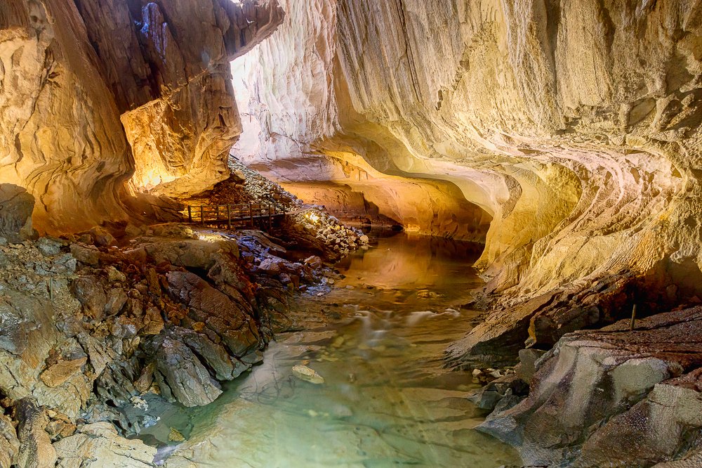 Photograph by Ari Kustiawan