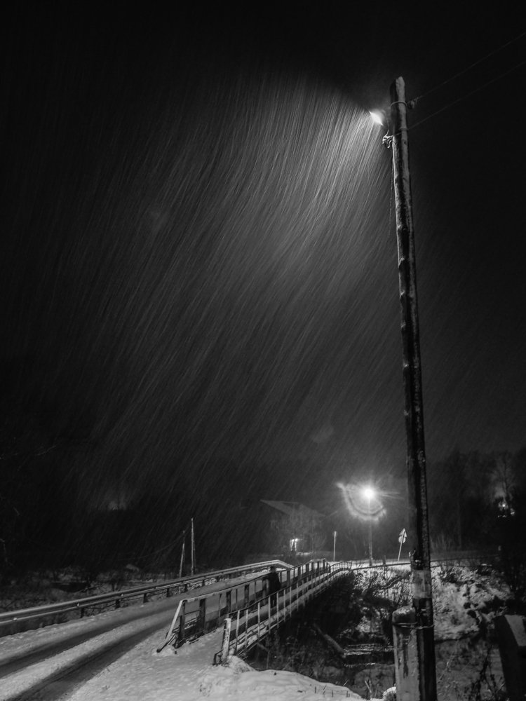 Снежный вечер. Где-то в глубине России...