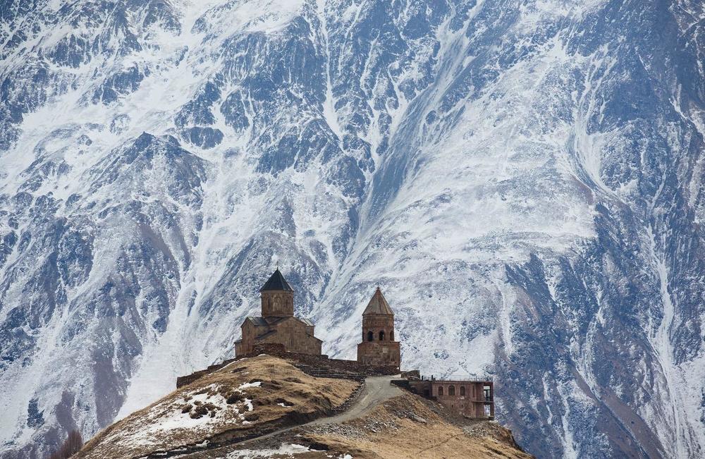 Церковь Гергети 14 века в регионе Казбеги