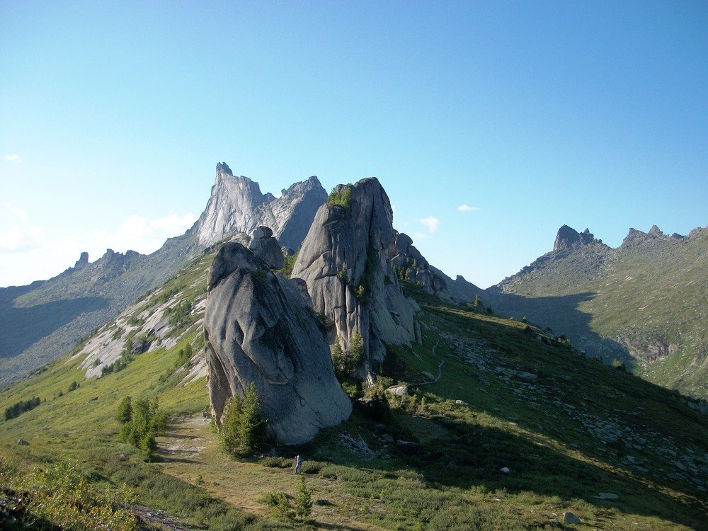 Скальный массив Слоники