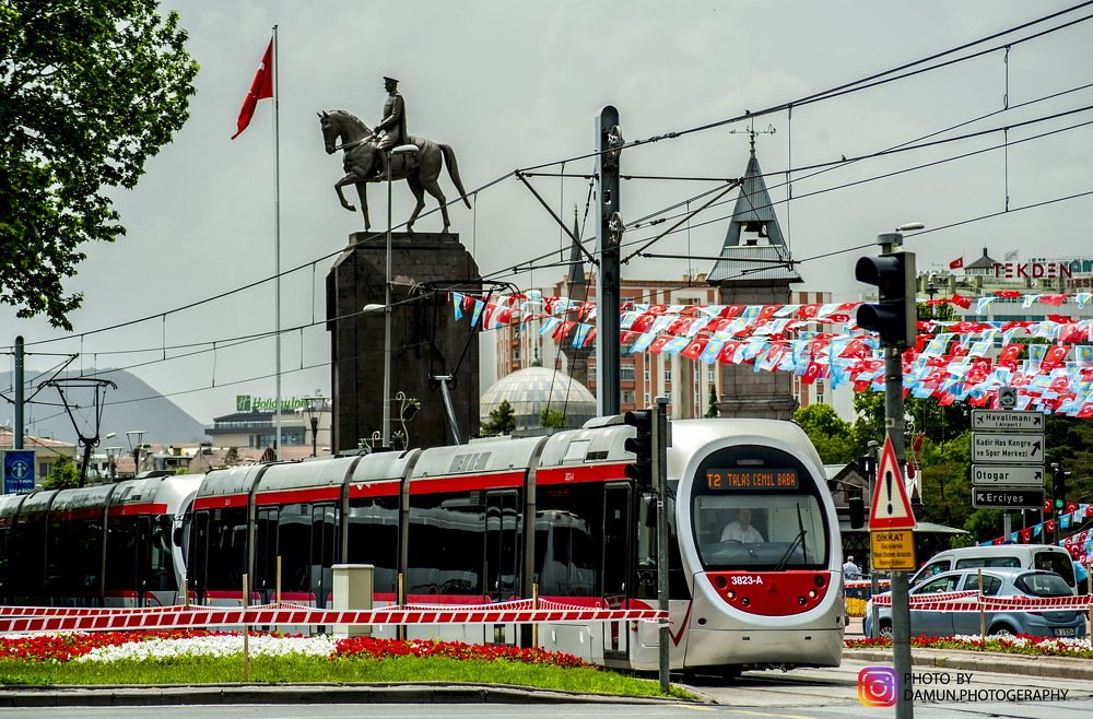 Photograph by DAMOUN POURNEMATI