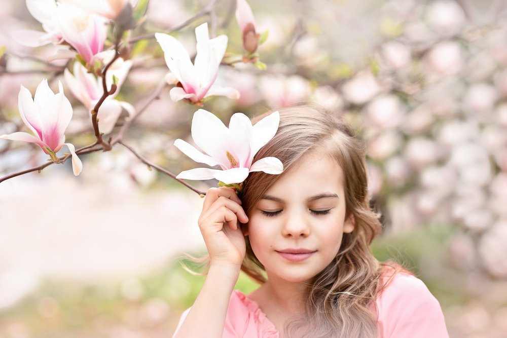 Girl with Magnolie