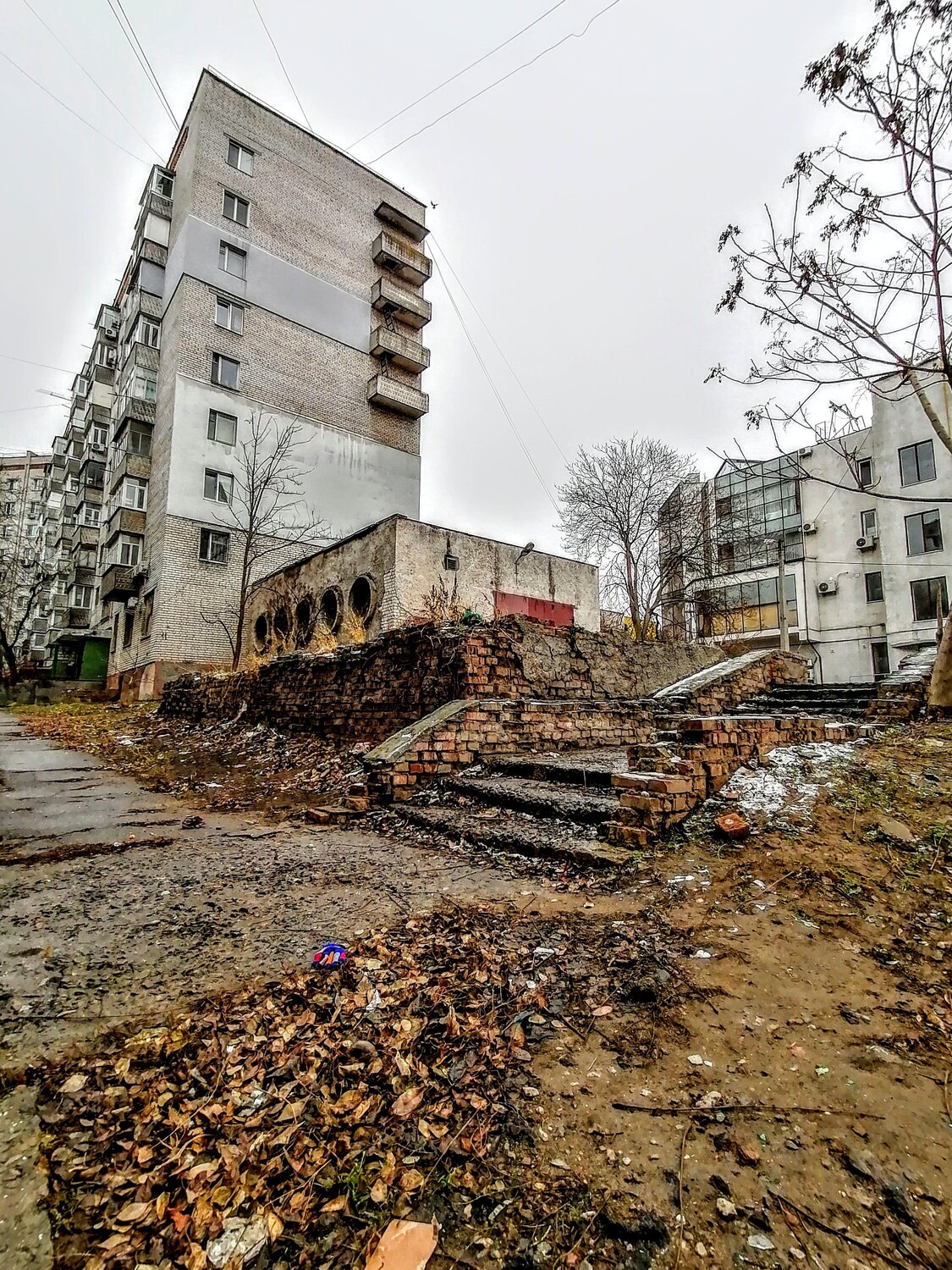 Дворы и подворотни