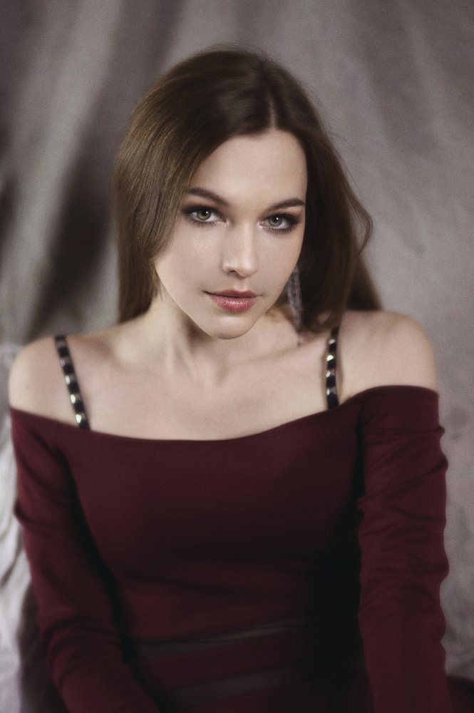 Девушка с зелёными глазами