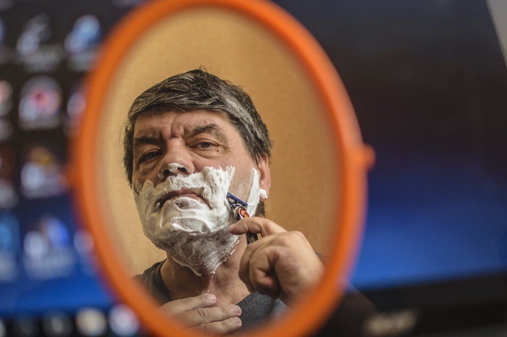 За одного бритого двух небритых дают?...