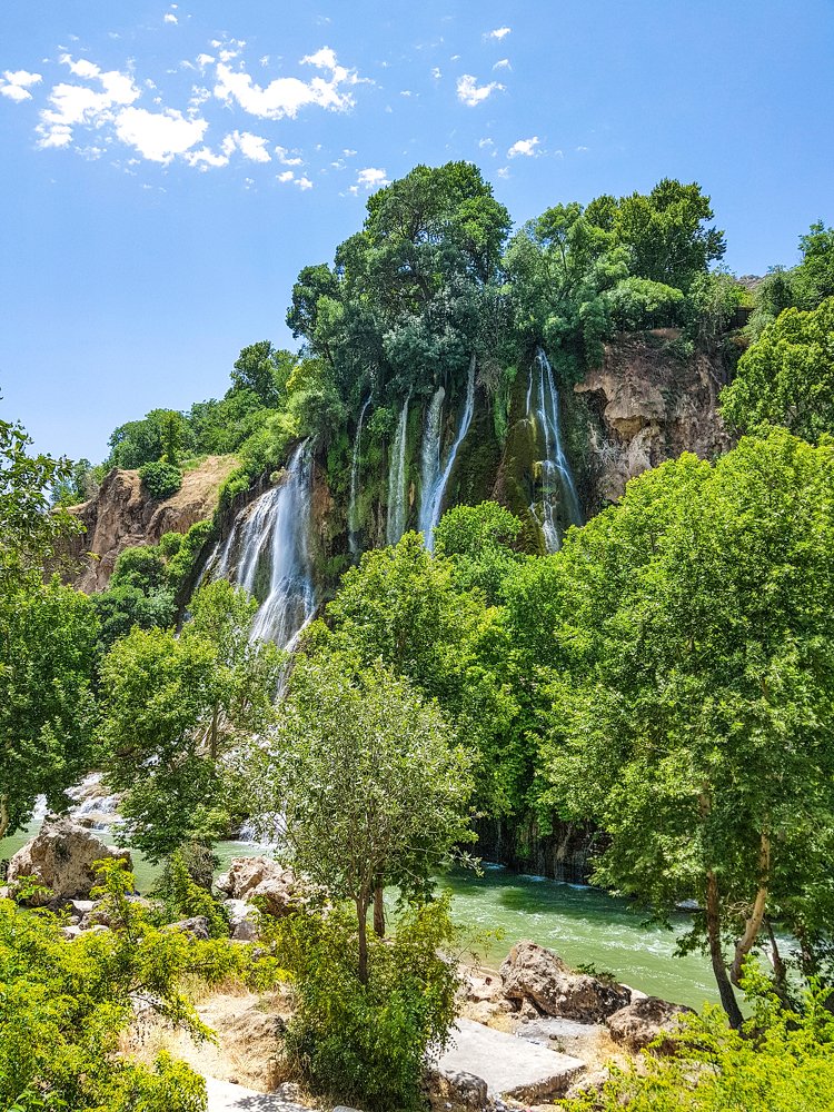 Bisheh Waterfall