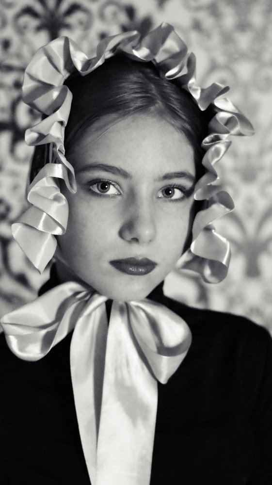 барышня (young lady)