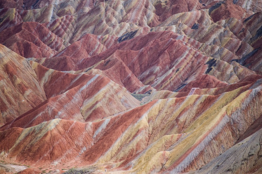 10.000 Li of Danxia fly like a rainbow