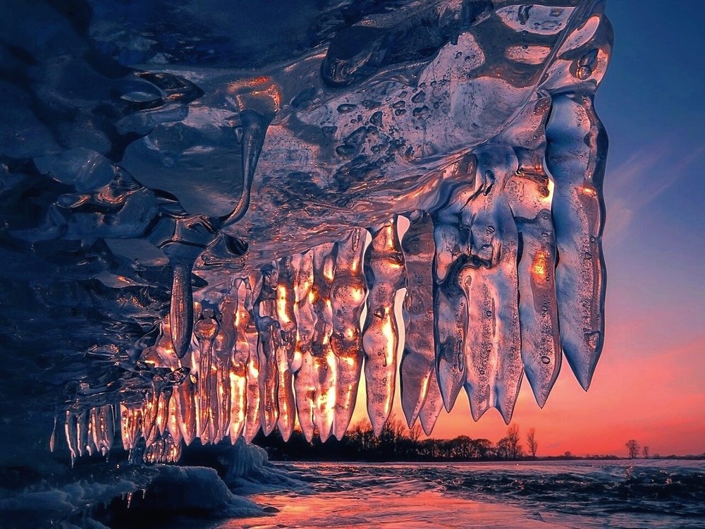 Ледяные жалюзи природы.