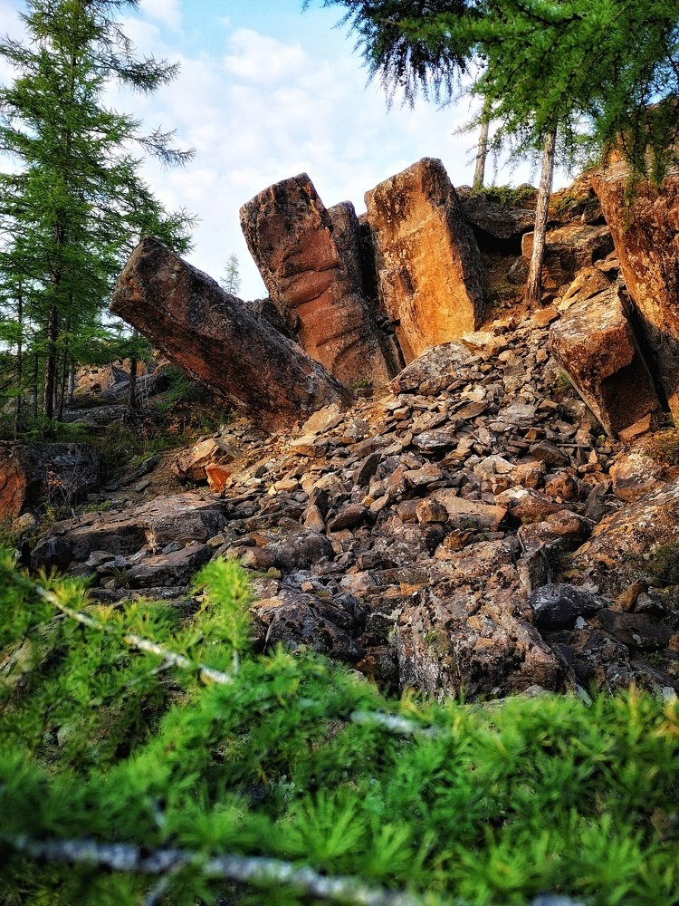 Каменные столбы Айхала