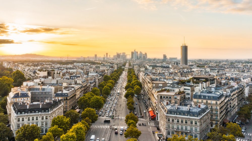 Париж на закате