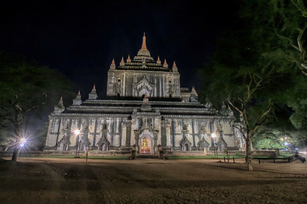 Thetbaenyu Pagada from Bagan