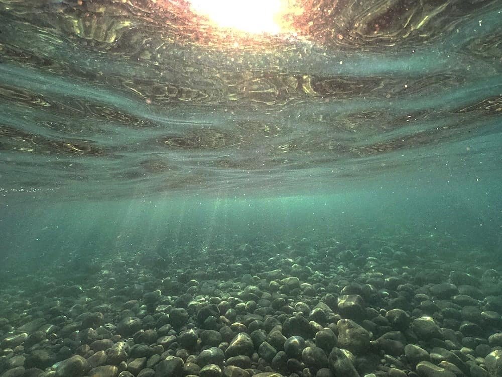 Игра света и воды.