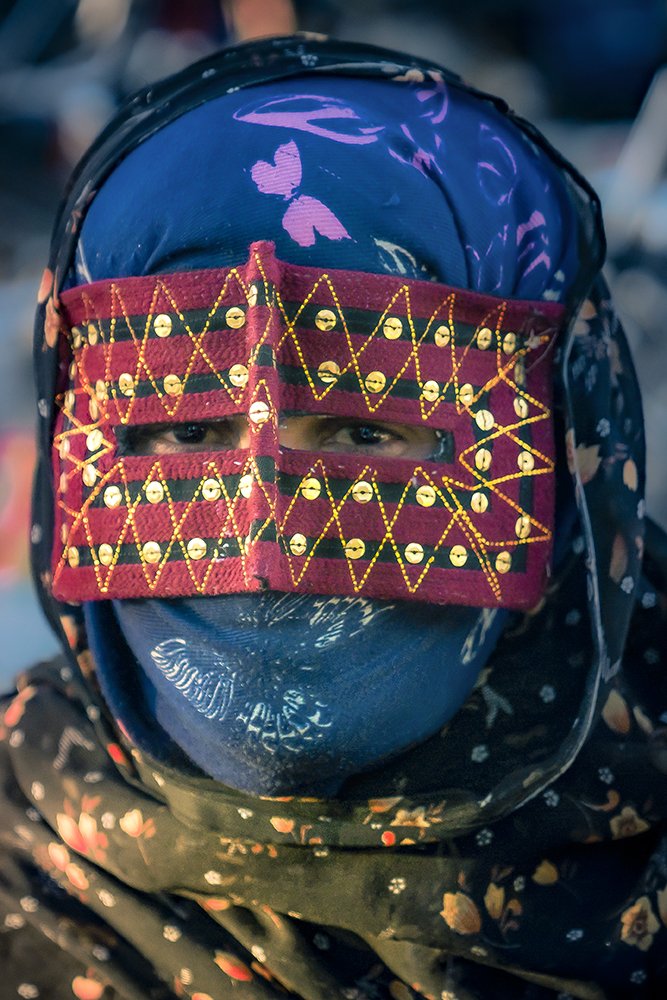 Eyes behind the veil