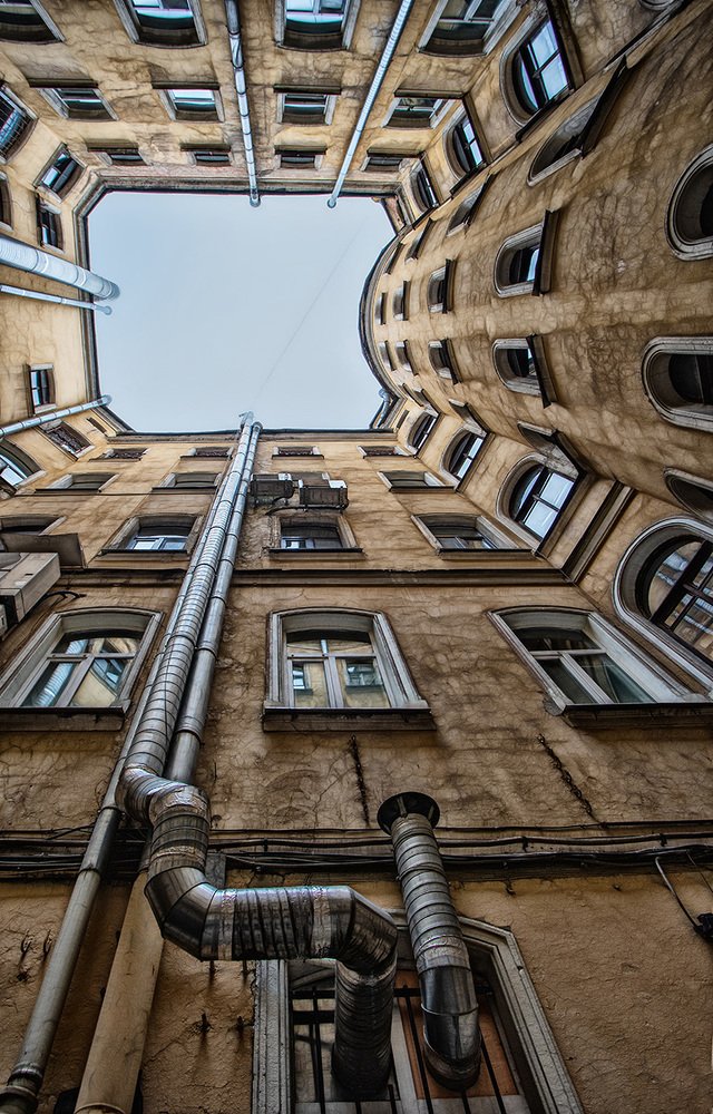 Тихая жизнь Питерских дворов.