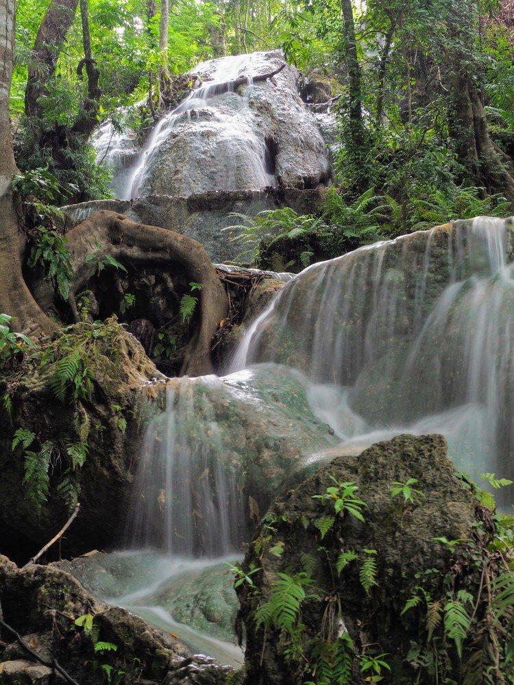 The nature of Oehala waterfall.