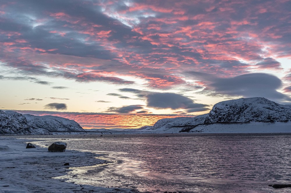 Золотой рассвет Арктики