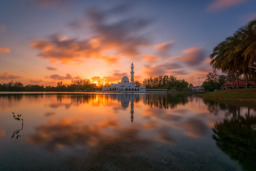 Sunset Tengku Tengah Zaharah Mosque