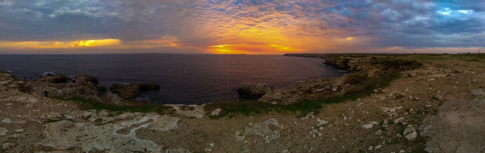 Закат солнца на Черном море в парке Тарханкуте