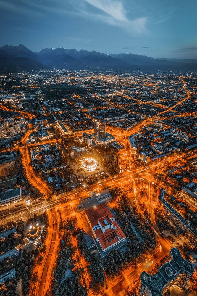 Живые улицы города Алматы